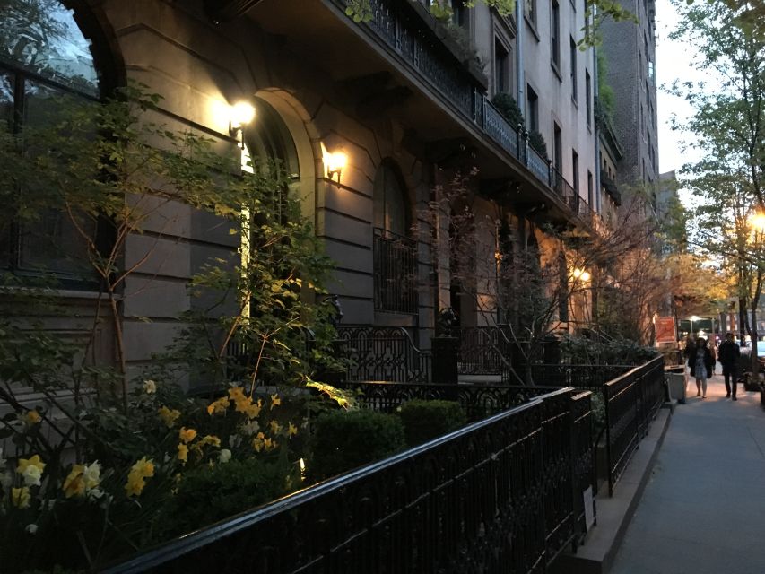 Greenwich Village Ghost Tour - Greenwich Village after dark: what this 2-hour walk is really about