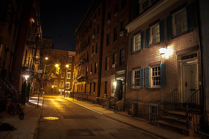 Greenwich Village Group Haunted Ghost Tour, in NYC - New York Ghost Tours finale: a night view angle and a memory-making moment