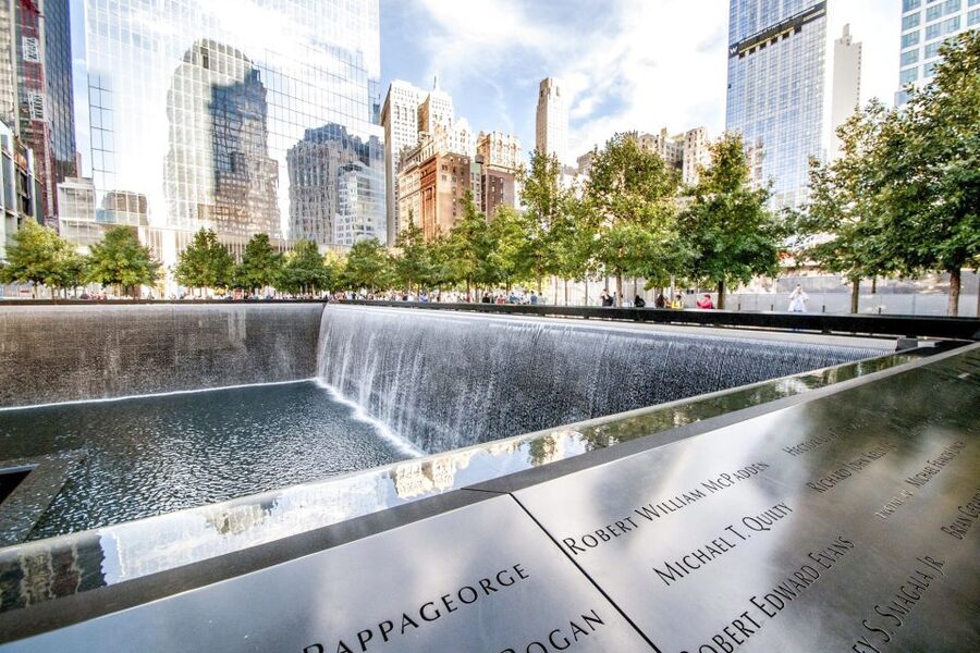 Ground Zero 9/11 Memorial Tour & Optional 9/11 Museum Ticket - Ground Zero on foot with a guide who lived the day