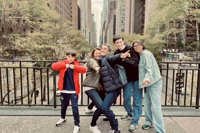 Guided tour in French of the Super Heroes - Guides can make or break this style of tour: Valentin, Constance, Erica