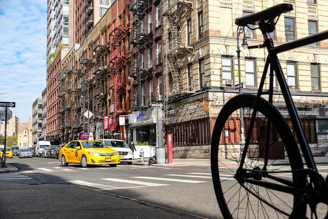 Guided tour of Lower East Side, Chinatown and Little Italy in French - Pace, Weather, and Your Comfort Plan