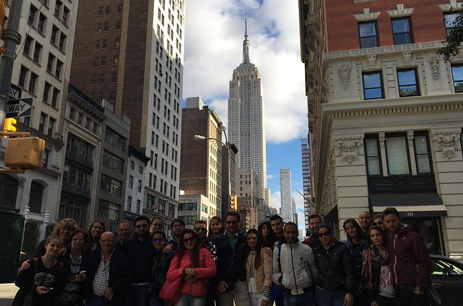 Half Day Tour in New York - Rockefeller Center, the Flatiron, and Empire State views from the street