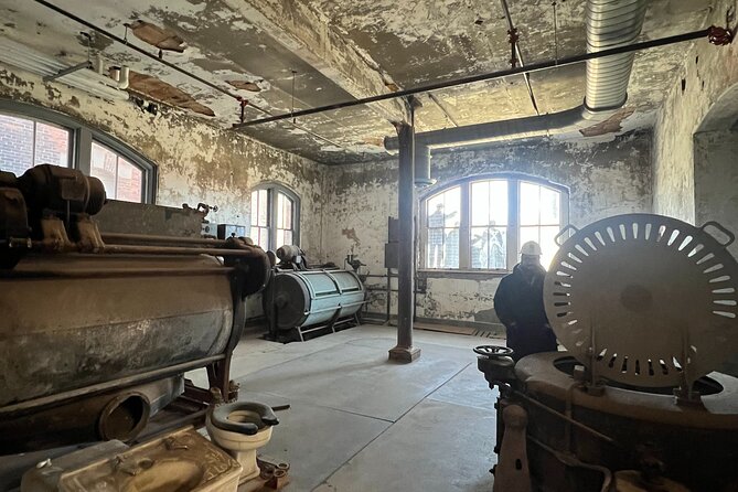 Hard Hat Tour of the Abandoned Ellis Island Hospital Complex - Price and ferry math: what you actually pay