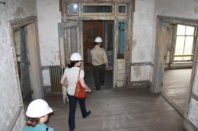 Hard Hat Tour of the Abandoned Ellis Island Hospital Complex - The 90-minute hard-hat tour flow on the south side
