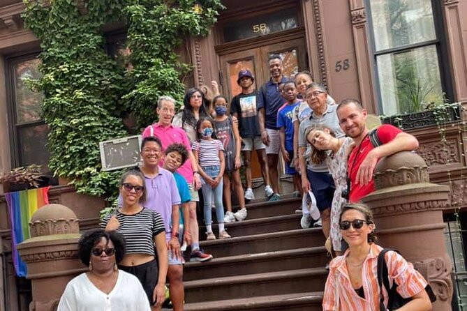 Harlem Gospel Multimedia Walking Tour - Guide energy: why Neil’s storytelling keeps the group engaged