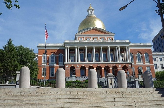 Harvard University and Boston City Tour from Manhattan - A Cheers Stop, Public Garden, and Commonwealth Ave: Boston With a Side of Personality