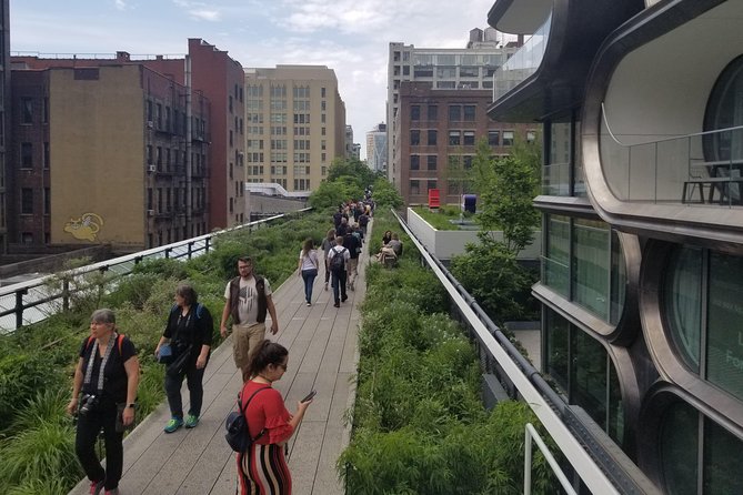High Line & Hudson Yards Small Group Walking Tour - The Vessel Stop at Hudson Yards: Time for Photos, Possible Extra Ticket