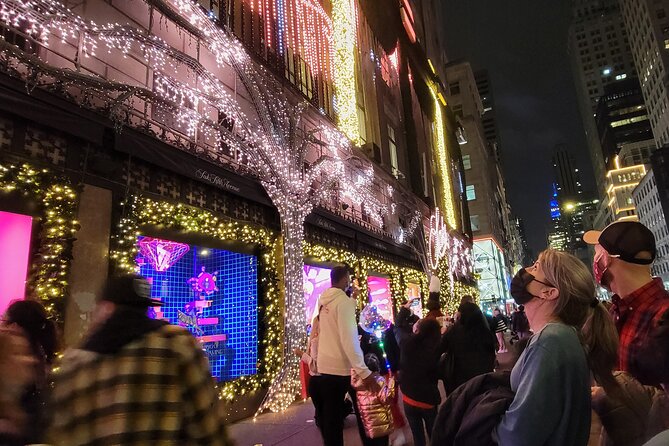 Holiday Lights Extravaganza Walking Tour - Why this holiday lights tour feels efficient in Midtown