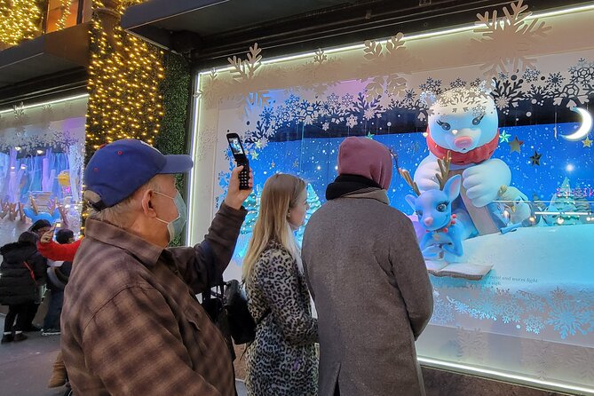 Holiday Lights Extravaganza Walking Tour - Bryant Park Winter Village: the best kind of break in holiday chaos