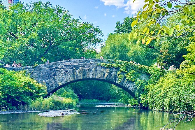 Home Alone 2 and Elf Locations Tour in Central Park - Central Park Through Two Movie Lenses: What Makes It Fun