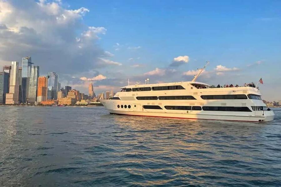 Horizon's Edge NYC New Year's Eve Party - Why This Horizon’s Edge NYE Cruise Feels Different Than a Standard Harbor Party