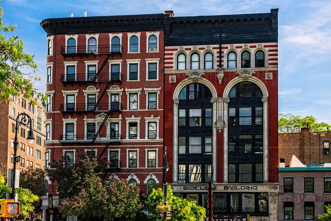 Immersive Murder Mystery in Manhattan - Scavenger Hunt Experience - Meeting at St-NYU: mobile ticket, West Side walking, and your end point