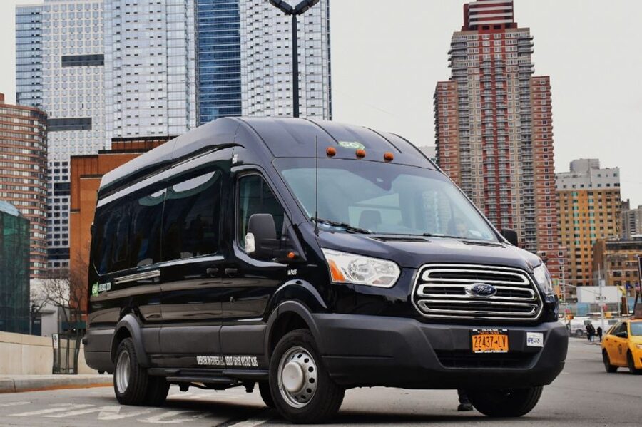 LaGuardia Airport Private Transfer to/from Manhattan - From LaGuardia to Manhattan, minus the taxi chaos