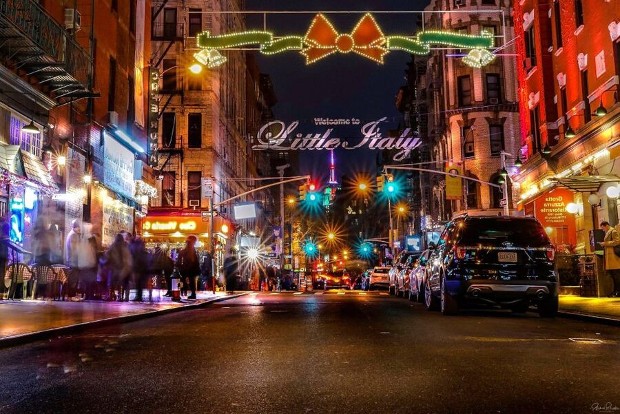 Little Italy Official Walking Tour - Manhattan NYC - Walking From The Chinatown Little Italy Kiosk: Where The Tour Starts