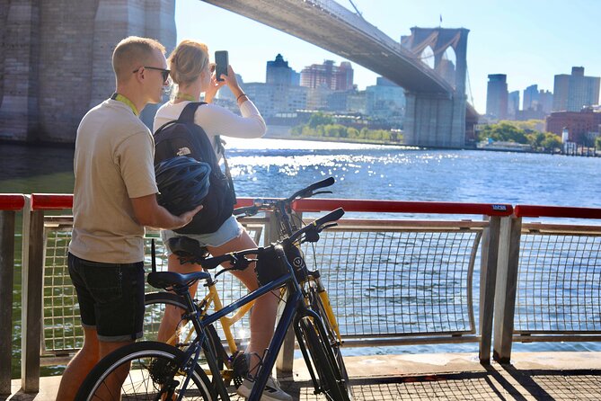 Lower Manhattan and Brooklyn Bridge Guided Fiets Tour (Dutch) - Stop-by-stop: Brooklyn Bridge, City Hall, and getting oriented fast
