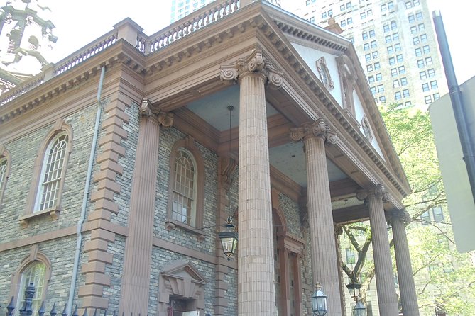 Lower Manhattan Self-Guided Walking Tour and Scavenger Hunt - How the scavenger hunt really works on your phone