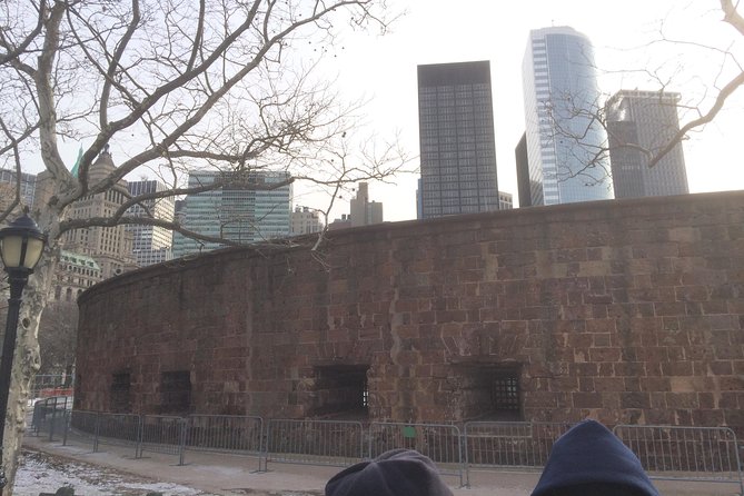 Lower Manhattan Self-Guided Walking Tour and Scavenger Hunt - What you’ll learn without it feeling like a textbook