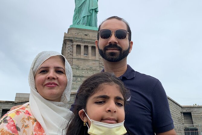 Lower Manhattan Tour with Statue of Liberty View - South Ferry Terminal and the Staten Island Ferry: Your Statue of Liberty From the Water Moment