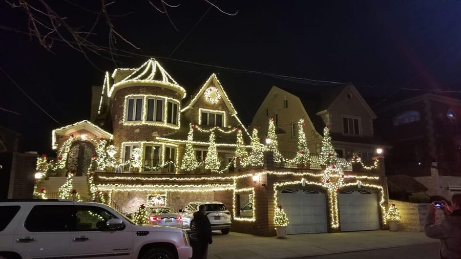 Magnificent Christmas Lights Tour of Dyker Heights Brooklyn - The drive to Dyker Heights: a smooth handoff from Midtown into Christmas mode