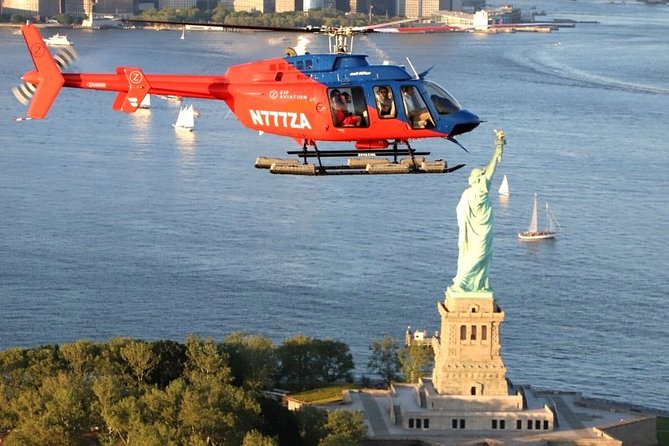 Manhattan Sky Tour: New York Helicopter Flight - Pier 6 helicopter setup: what the start feels like