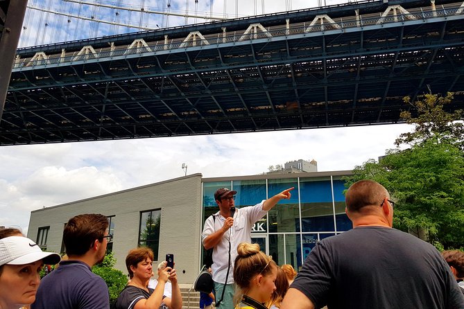 Manhattan to Brooklyn NYC Walking Tour: Brooklyn Bridge and Dumbo in Spanish - Key Highlights You’ll Care About