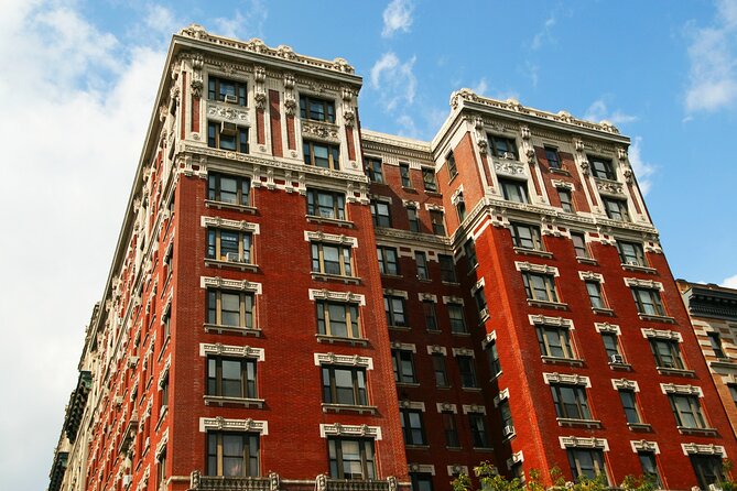 Mob Hits of Midtown: NYC Self-Guided Crime Mystery Walk - The whole idea: a phone-led mystery walk with a light footprint