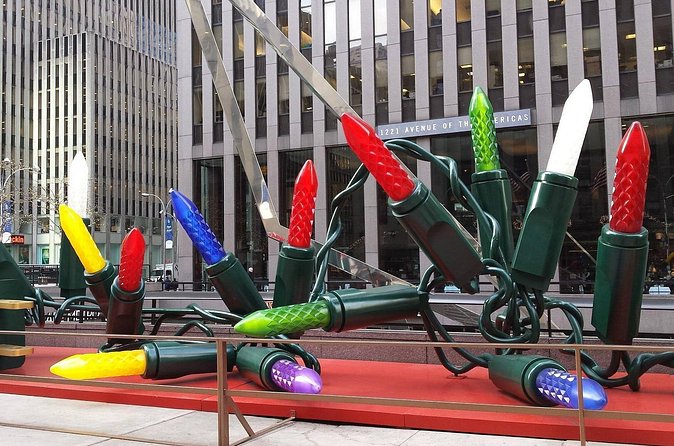 New York Christmas Holiday Small-Group Walking Tour - Radio City Music Hall: quick look, no ticket included