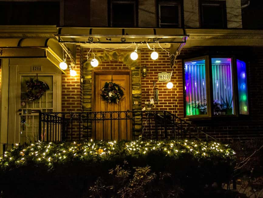 New York Christmas Lights Tour by BUS - Dyker Heights Makes This Christmas Lights Tour Worth It