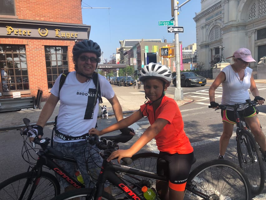New York City: A Day in Manhattan Cycling Tour - Battery Park: Statue of Liberty and Ellis Island Views