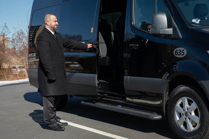 New York City Airport Arrival Transfer by Sprinter LGA JFK EWR - Price and value: how $260 per group adds up