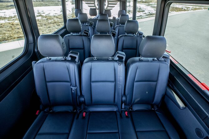 New York City Airport Arrival Transfer by Sprinter LGA JFK EWR - Timing, flight delays, and that first-contact moment