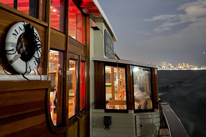 New York City Bright Lights Skyline Cruise on Yacht - Timing and Pace: A 1 Hour 15 Minute Night Loop