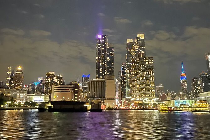 New York City Bright Lights Skyline Cruise on Yacht - Into New York Harbor: Approaching Landmarks From the Water