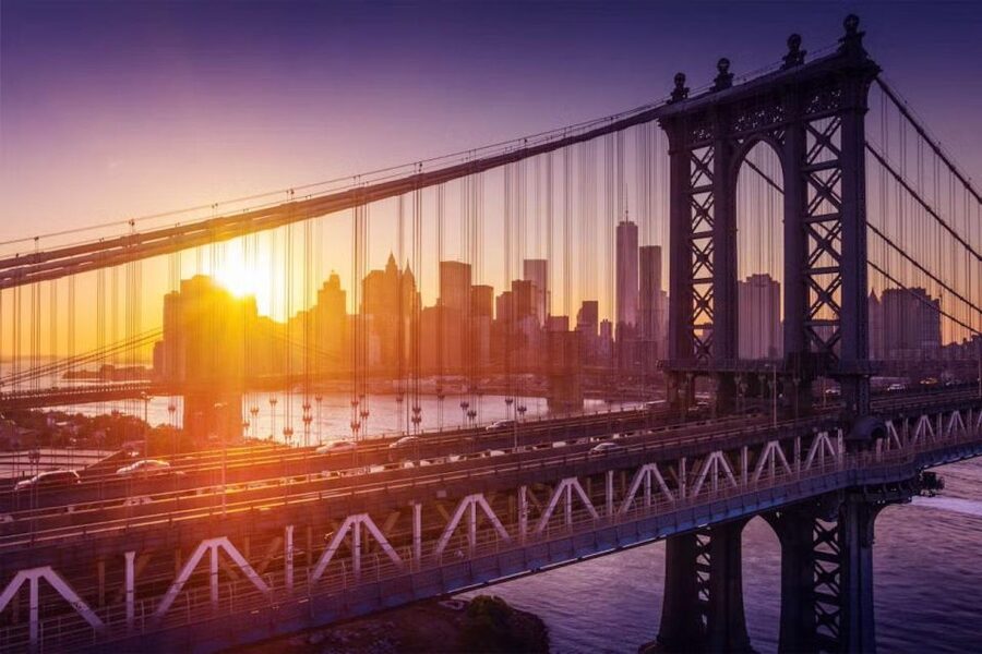 New York City: Brooklyn Bridge and Dumbo Walking Tour - Waterfront and skyline moments: where the harbor views land best