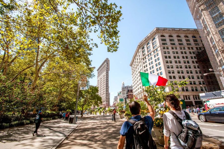 New York City: Bus Tour from Manhattan - Flatiron to Little Italy and Chinatown: the best walking stretch