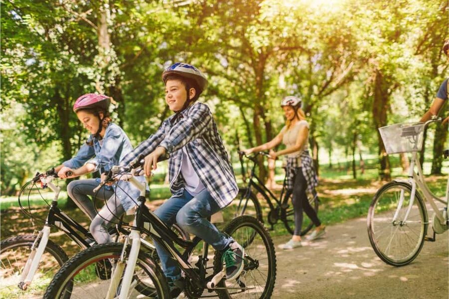 New York City: Central Park Bike Rental - A Practical Central Park Ride: Waterfalls, Pool and Loch, and Museum Views