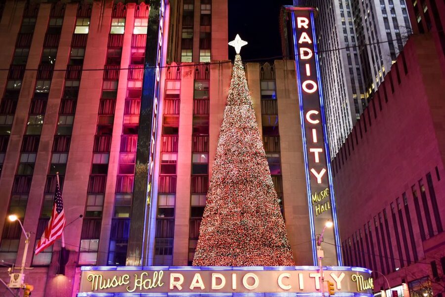 New York City: Christmas Holiday Tour of Manhattan - Crowds, Cold, and How to Make This Walk Feel Easier