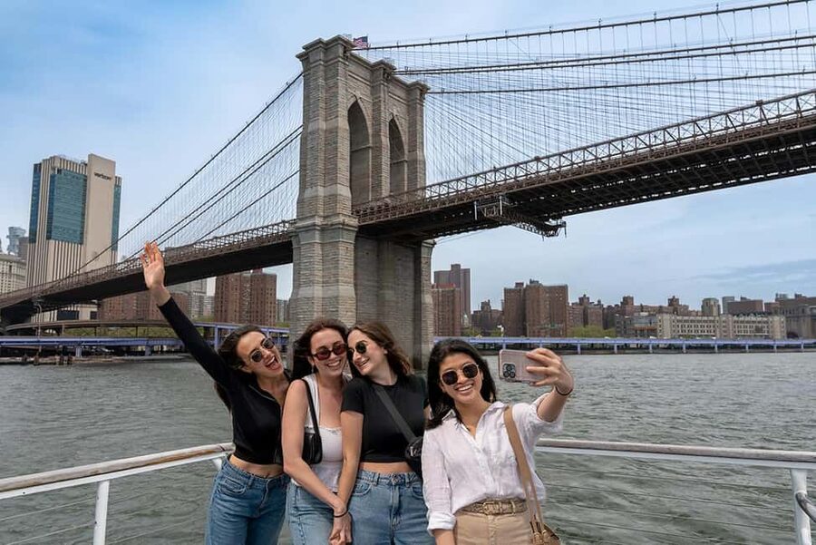 New York City: City Cruises Alive After Five Cocktail Cruise - Statue of Liberty Close Pass: How to Maximize Your Photo Time