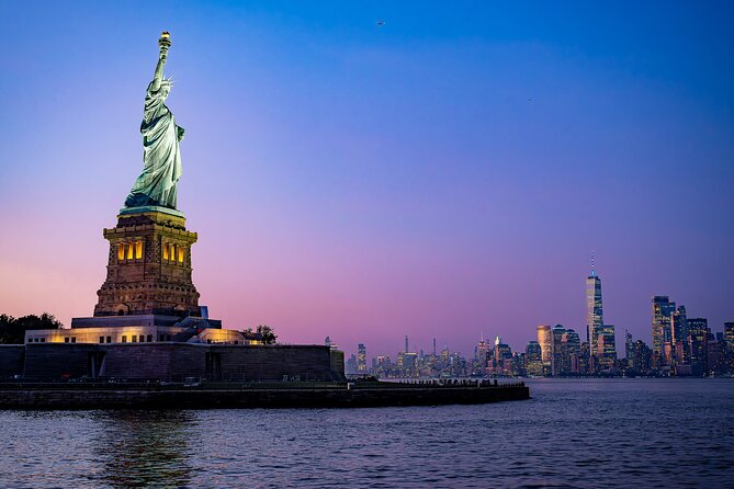 New York City Dinner Cruise on Luxury Yacht with Live Music - Setting off from Pier 36 at 7:00 pm