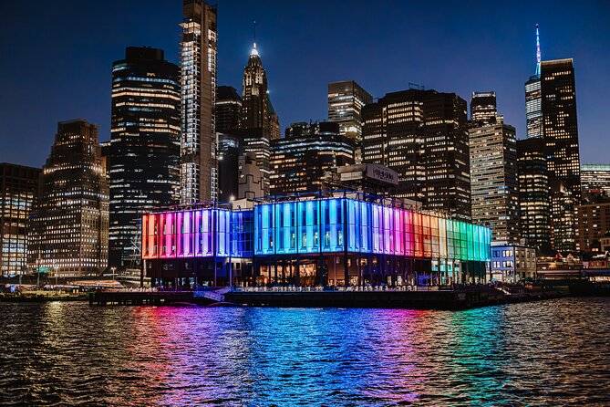 New York City Dinner Cruise on Luxury Yacht with Live Music - Live music on a luxury yacht: fun, not a production