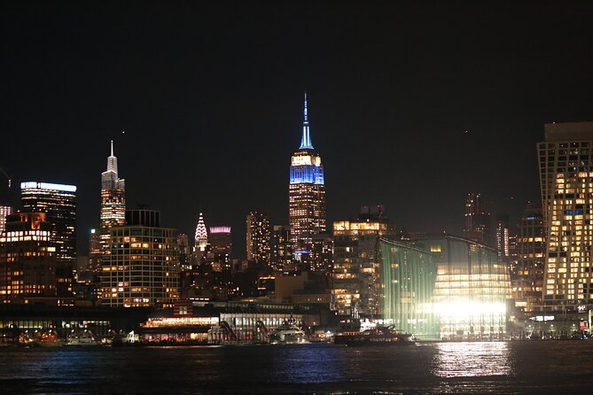 New York City Dinner Cruise on Luxury Yacht with Live Music - The itinerary: what you’ll see from the water (and why it’s special)