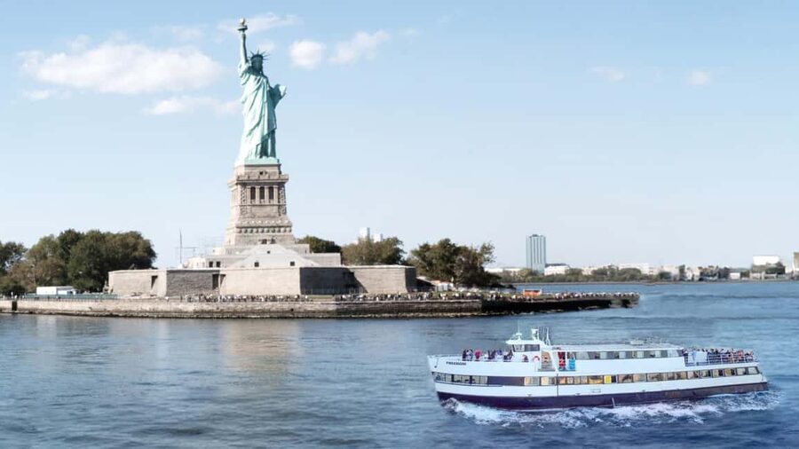 New York City: Discover Pass with Hop-on Hop-off Bus Tour - The hop-on hop-off buses: Times Square to Wall Street, fast