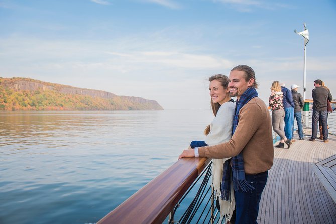 New York City Fall Foliage Brunch Cruise - Drinks, Coffee, and Staying Comfortable in Wind or Rain
