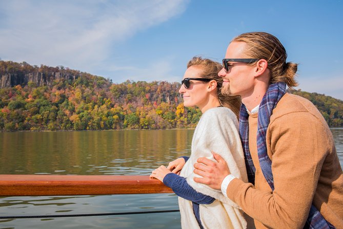 New York City Fall Foliage Brunch Cruise - Seating, Group Size, and the Feel on a Sunday Morning
