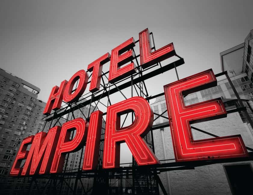 New York City: Gossip Girl Tour 60 min - Starting at 1700 Broadway: The Easy In-Manhattan Meet-Up