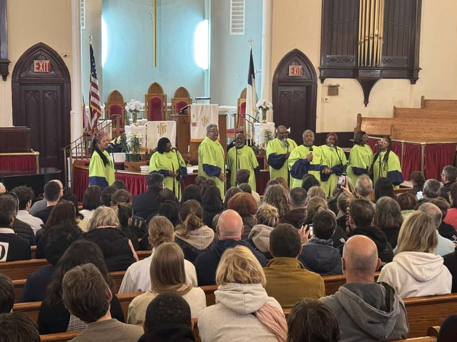New York City: Harlem Gospel Live Music Concert - What Happens During the 1-Hour Gospel Concert