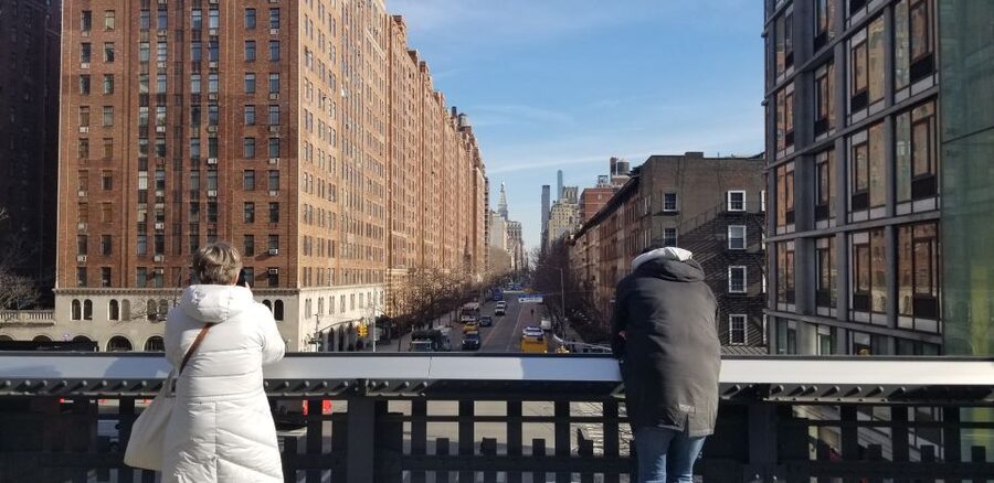 New York City: High Line & Hudson Yards Walking Tour - Hudson Yards and the Zaha Hadid building: architecture you can actually walk through
