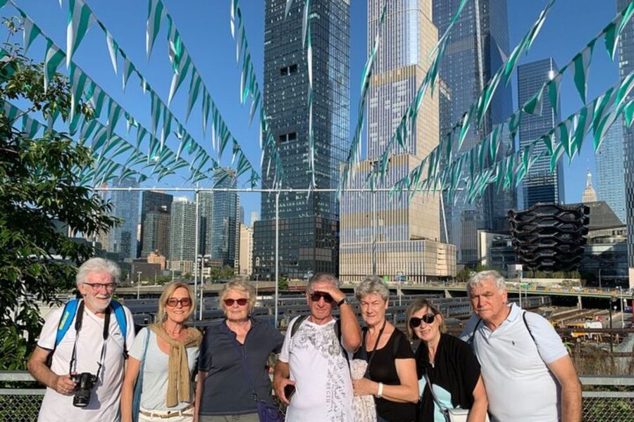 New York: City highlights Private Guided Walking Tour - Why a private walking tour helps you read New York quickly