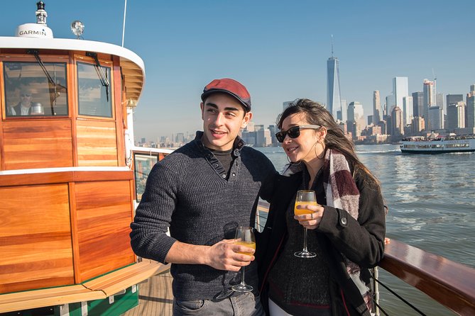 New York City Holiday Brunch Cruise on Classic Boat - The holiday brunch: what’s included and how the meal works onboard