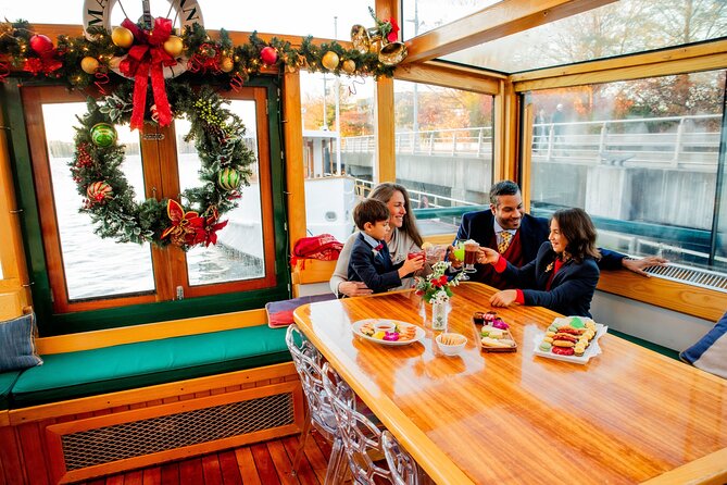 New York City Holiday Brunch Cruise on Classic Boat - Chelsea Piers boarding: the fastest path to a smooth start